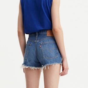 Dark wash levi shorts